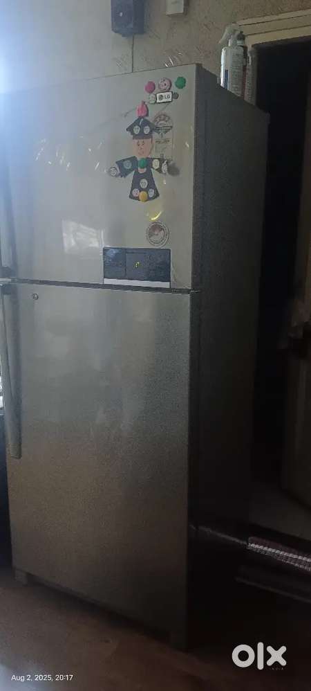 466 litres refrigerator in good working condition