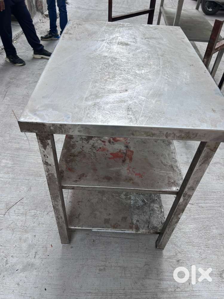 Cutting table