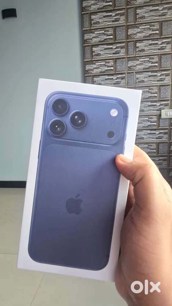 17 pro max White japan open box 256.