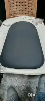 Himalyan 411 stock seats