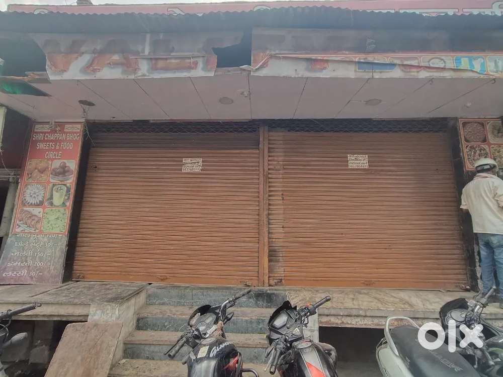 Shop with godown for rent in Shahganj Main market