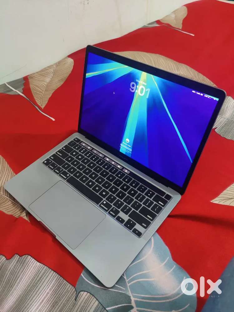 Macbook pro 2023 - Apple M2 chip-8GB ram- 256 GB storage