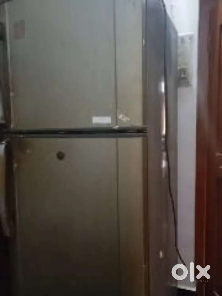 Samsung company double door 5years old and too long