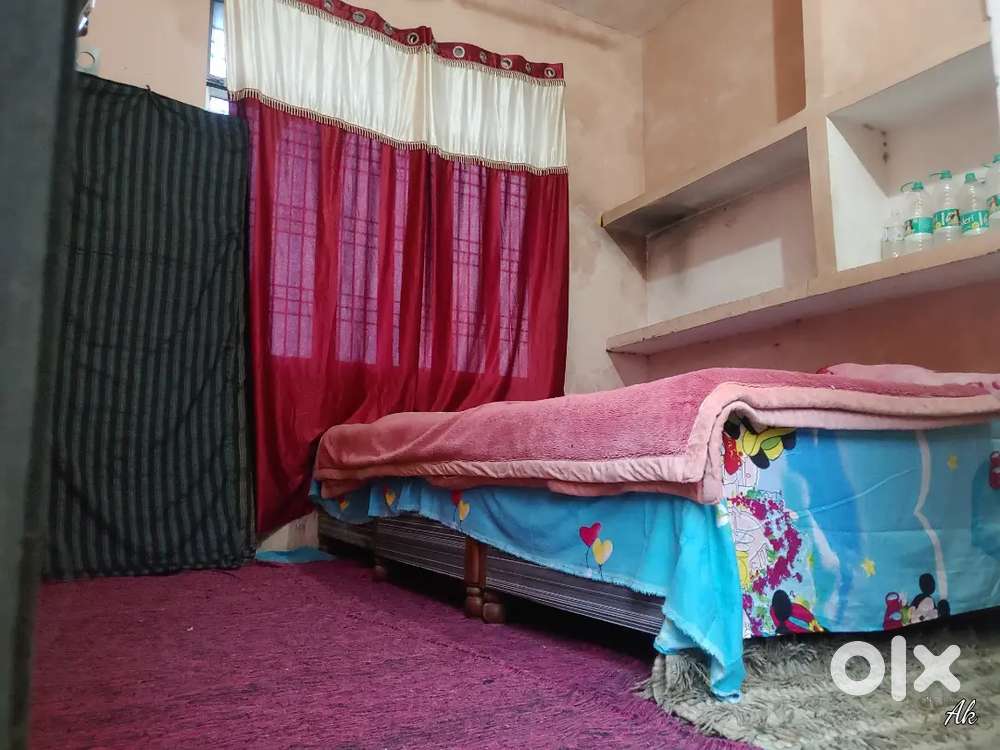 छात्रों के लिए कमरा बेड मैट्रेस फैन के साथ तिलक नगर अल्लापुर में