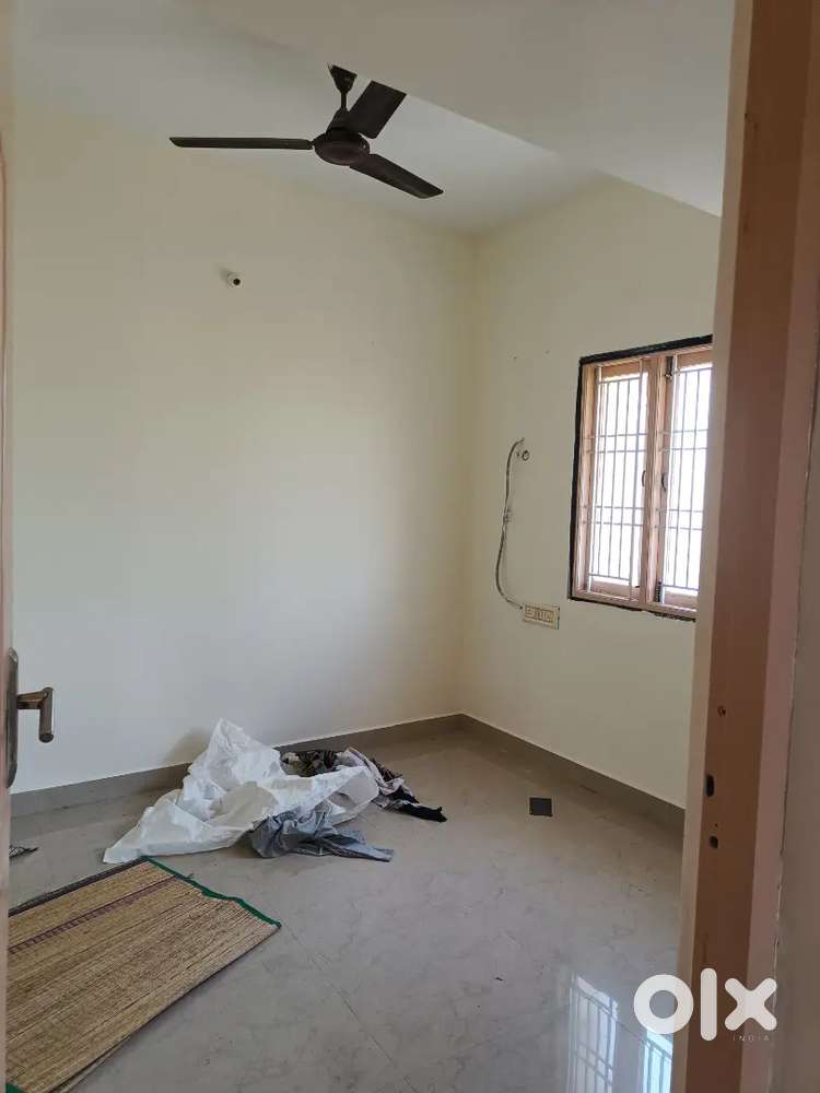 Pammal 3 rd floor lift CCP flat for lease