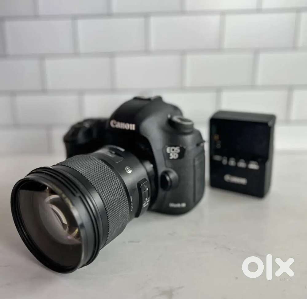 Canon EOS 5D Mark III 22 3 MP Digital SLR Camera  Black Body Only