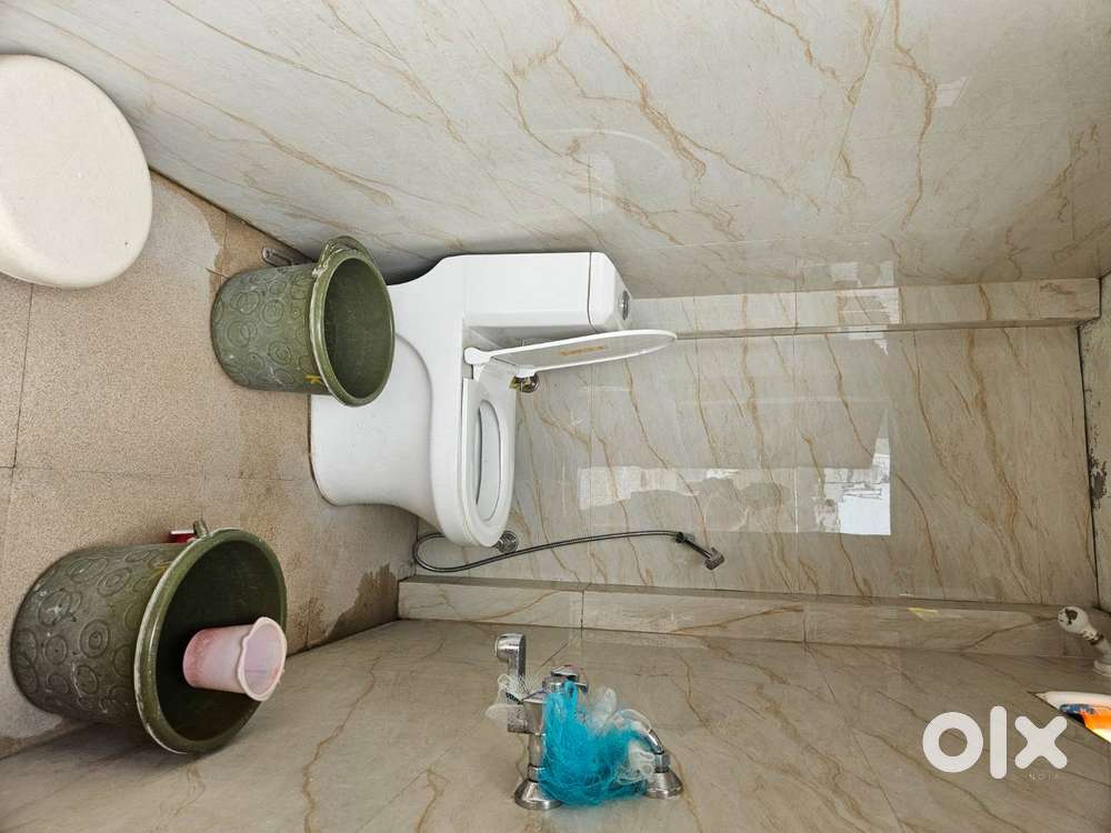 Female Roommate Required – 1RK Flat, Scheme No. 78 Vijay Nagar (₹7000