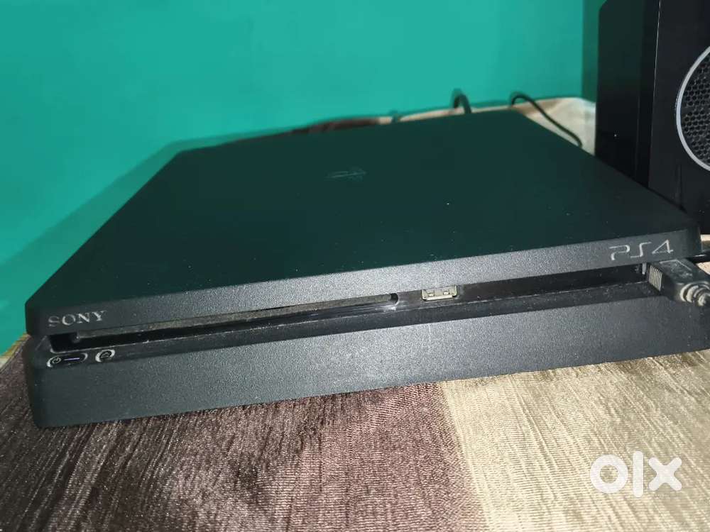 PS4 slim 1tb with ps plus subscription