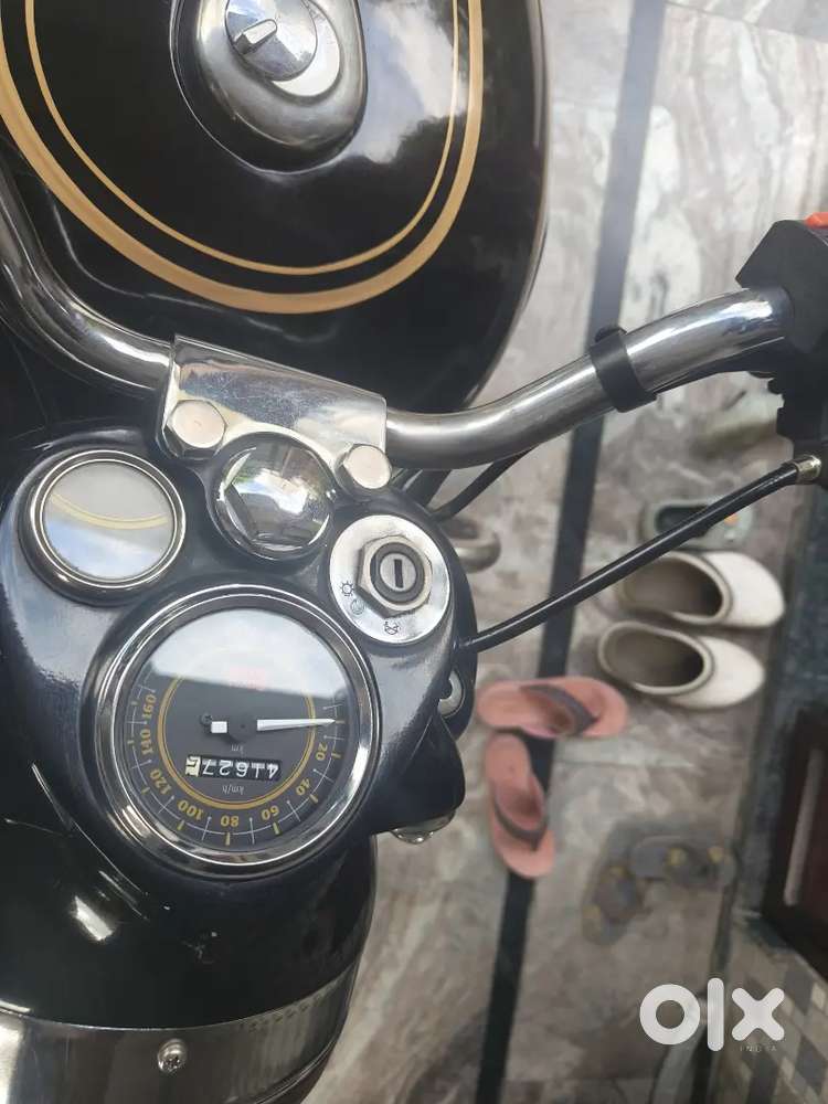 Bullet standard 350 single hand driven