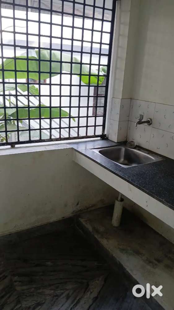 Flat near ellipode homeo dispensary,ready to occupy