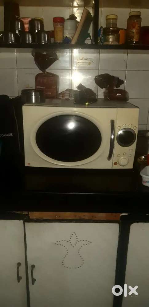 Kitchen microwave