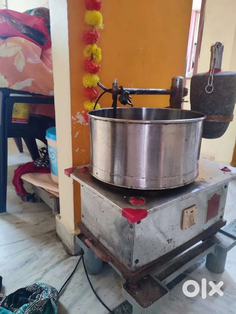 Grinder working full