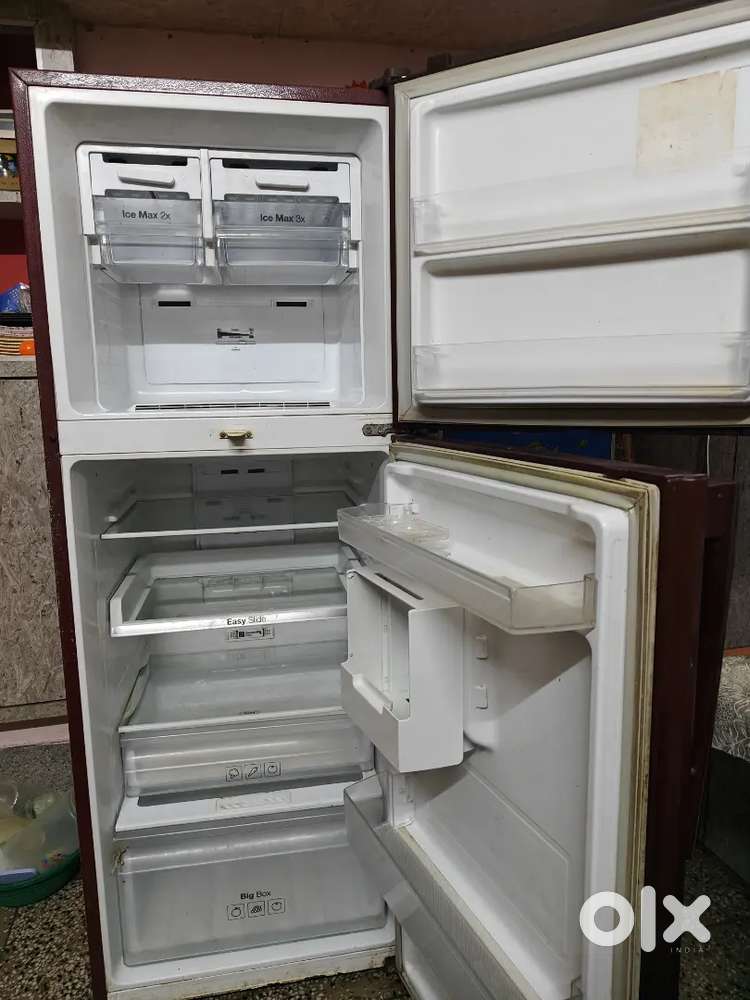 Samsung Refrigerator in working condition