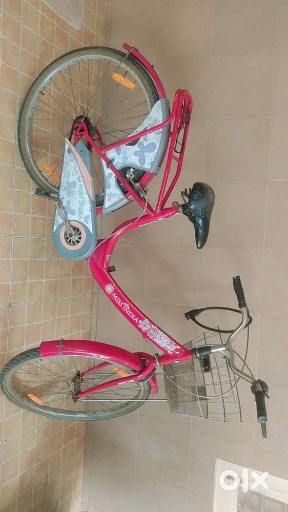 Hero Miss India Pink color big cycle in excellent condition for girls