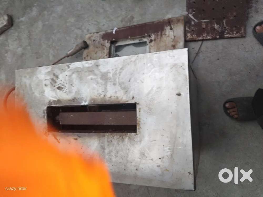 Oven pizza ka making