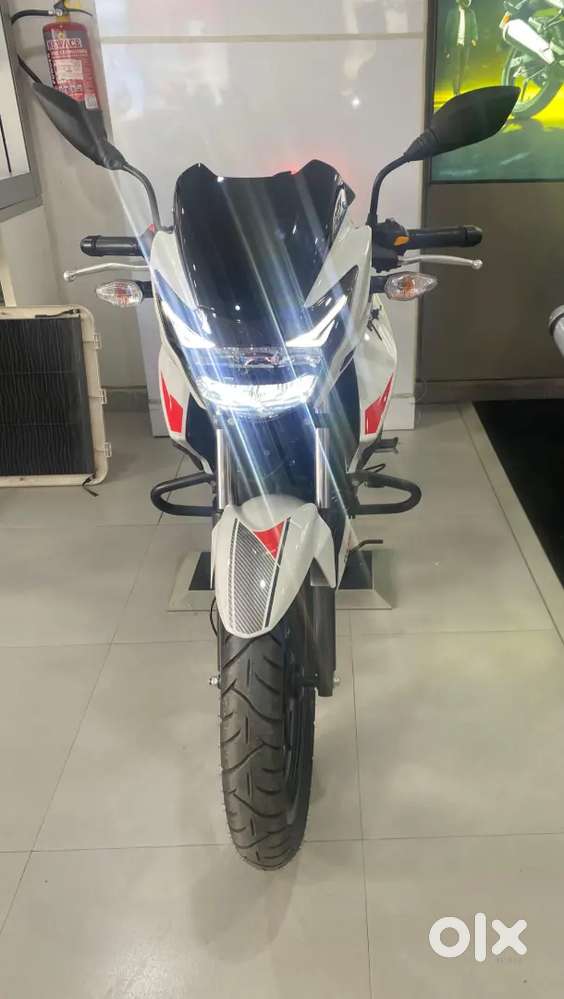 Apachi rtr 160 bluetooth, double disc brake