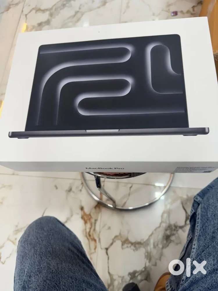 Macbook pro m4 14 inch new open box