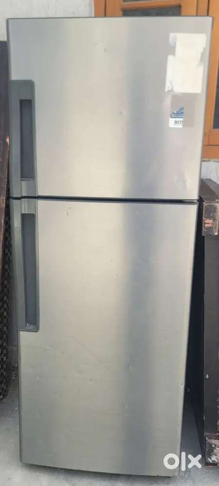 Samsung double-door refrigerator capacity 270 Litters