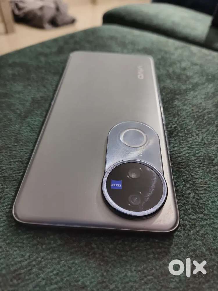 Vivo v50 5G 8 ram 256 exchange available 5 Mahina warranty