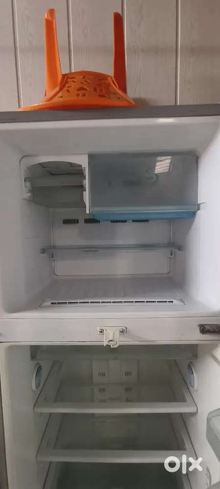 Samsung in working condition 319 liters