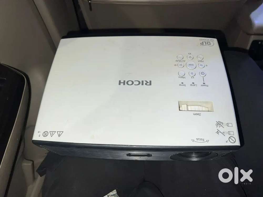 Projecter ricoh
