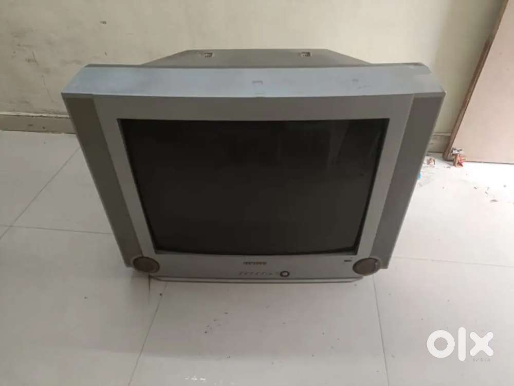 Samsung crt tv 29 inch plus Aiwa speaker..