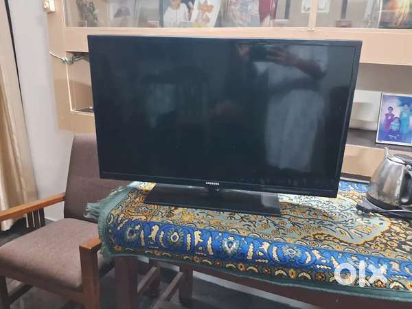Samsung 32-Inch LED TV (Model UA32FH4003RLXL)