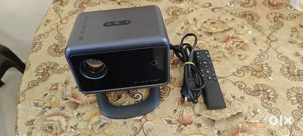 Projector E GATE 4K HD, 1080 P SUPPORTED 210 inch screen