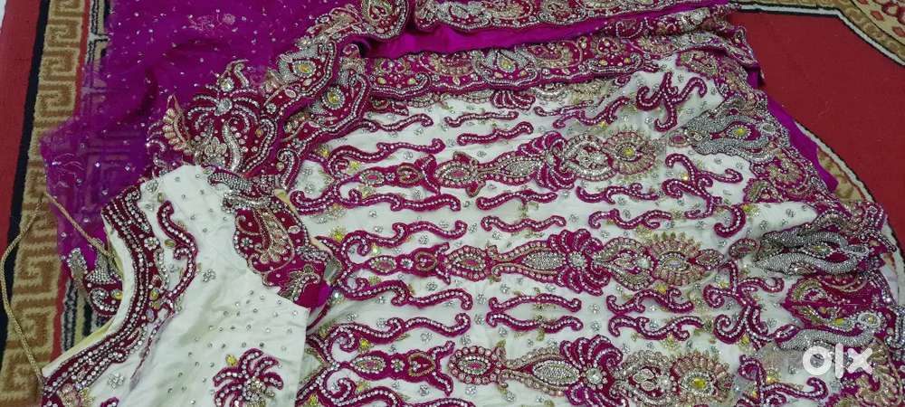 Bridel Beautiful lehanga  sell karna hai