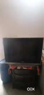 Samsung TV 42 INCHES