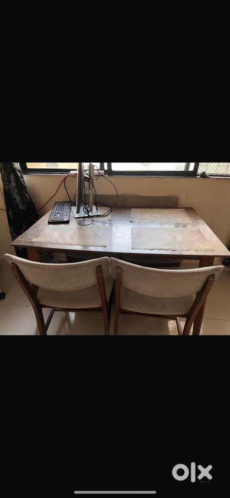 4 seater dinning table with 4 chars