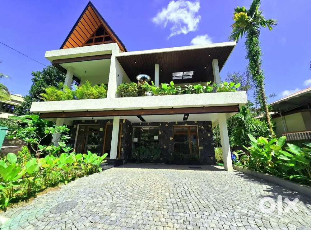 6.5 CENT 3300 SQFT 4BED ROOMS NEWLY POSH HOME IN KAKKANAD