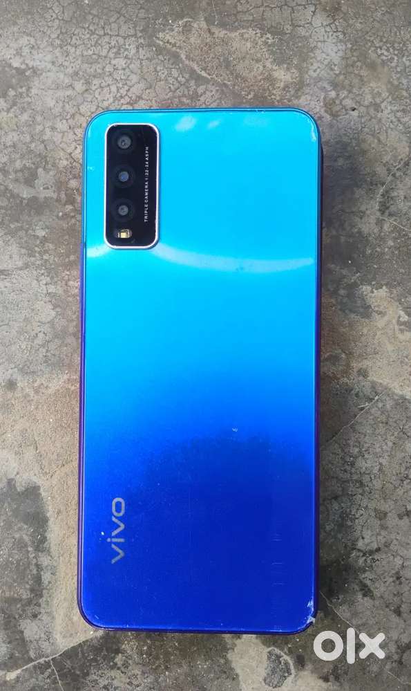 Vivo y20 4/64. Good condition, Battery backup Best