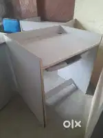 Computer table for sale