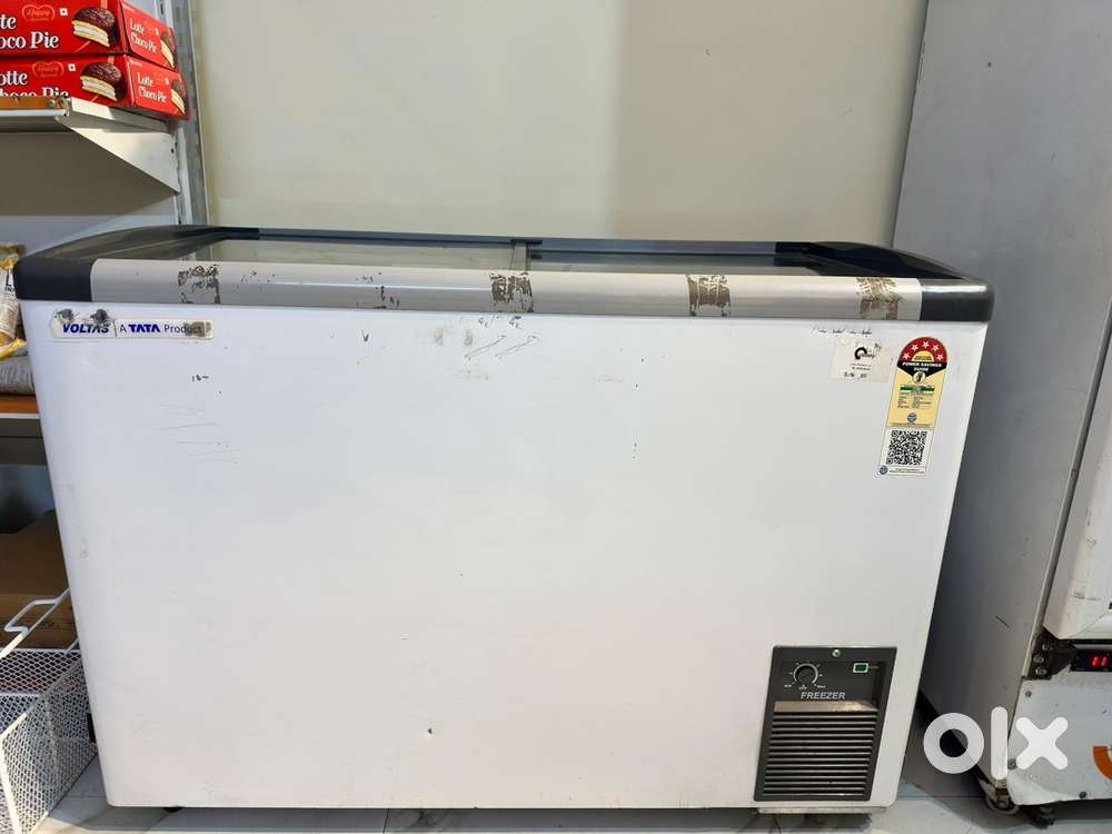 Deep fridger voltas 350 ltrs 2 months old