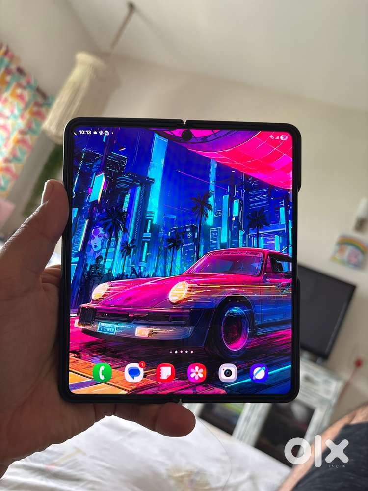 Galaxy Z Fold 4 (256 GB, Silver) + Original Stylus Cover