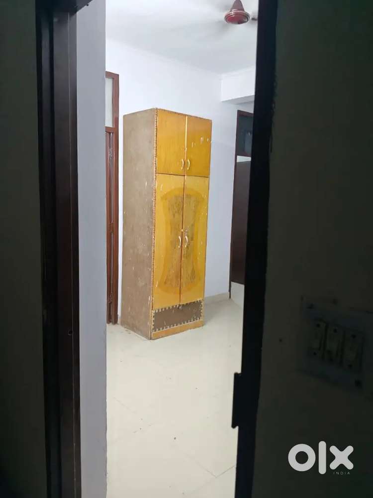 3bhk flat with all facilities nearby