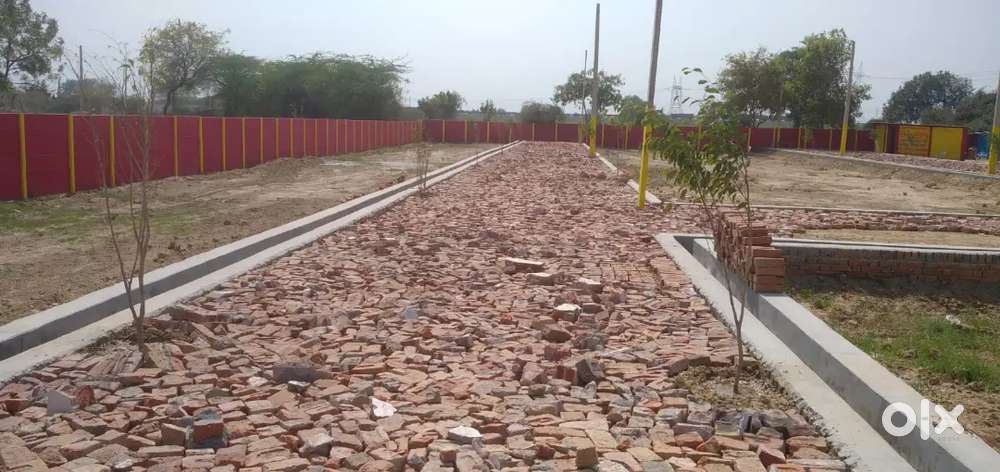Jarauli ke pass plot uplabdh hai