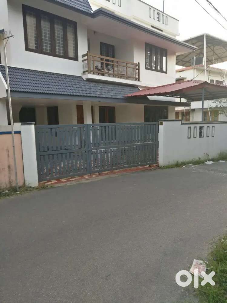 Rent House for bachelor's family and couples