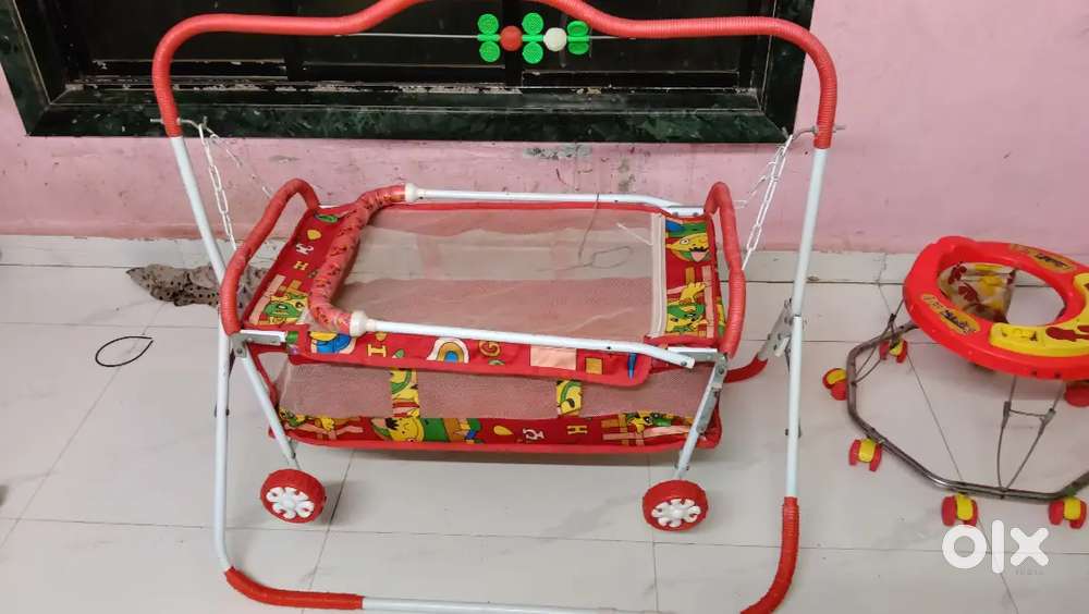 Craddle and baby walker