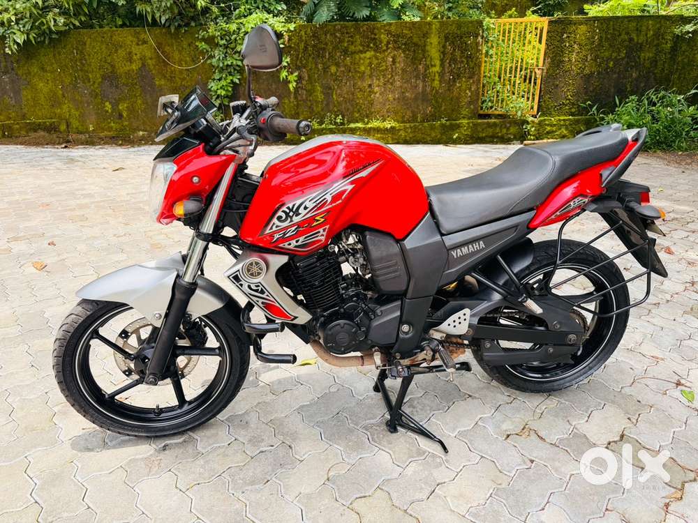 2014 YAMAHA FZ SINGLE USED.