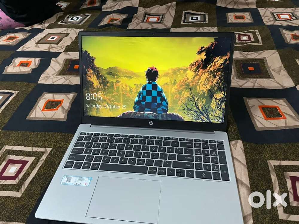 Hp laptop Windows 11 pro 1mnth old only