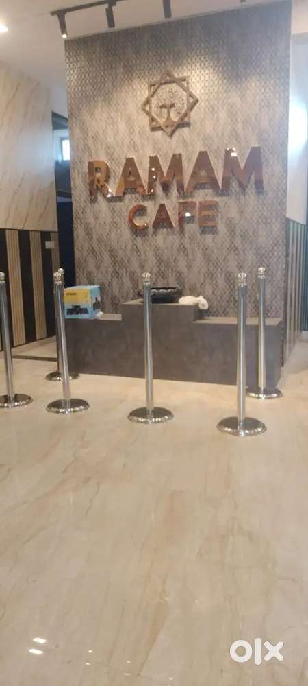 Waiter cafe