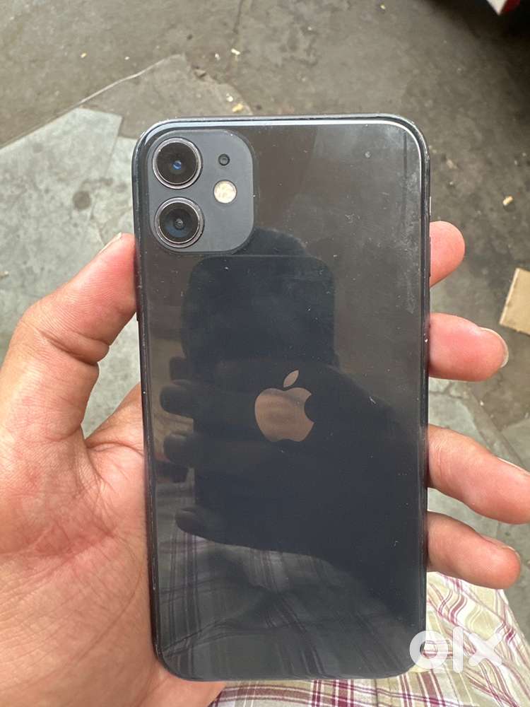 Iphone  11 64 gb battery or display change