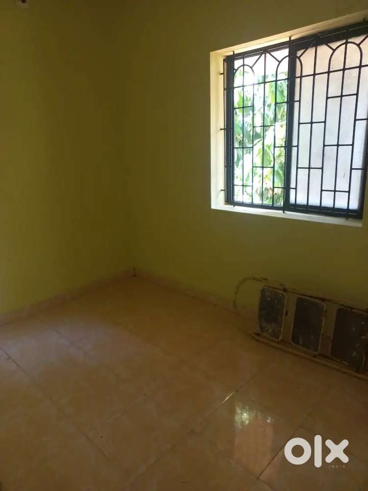 I AM BROKER)CALL DIRECTLY 7000RENT 20,000 DEPOSIT 1BHK RCC 1ST FLOOR