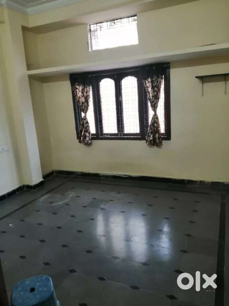 Independent  portion  1bhk  indera  nager  nr  mansarwar  heights