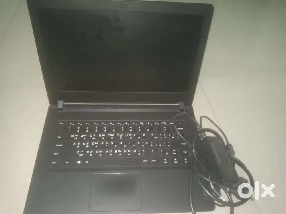 Lenovo laptop good condition only 2 code in screen