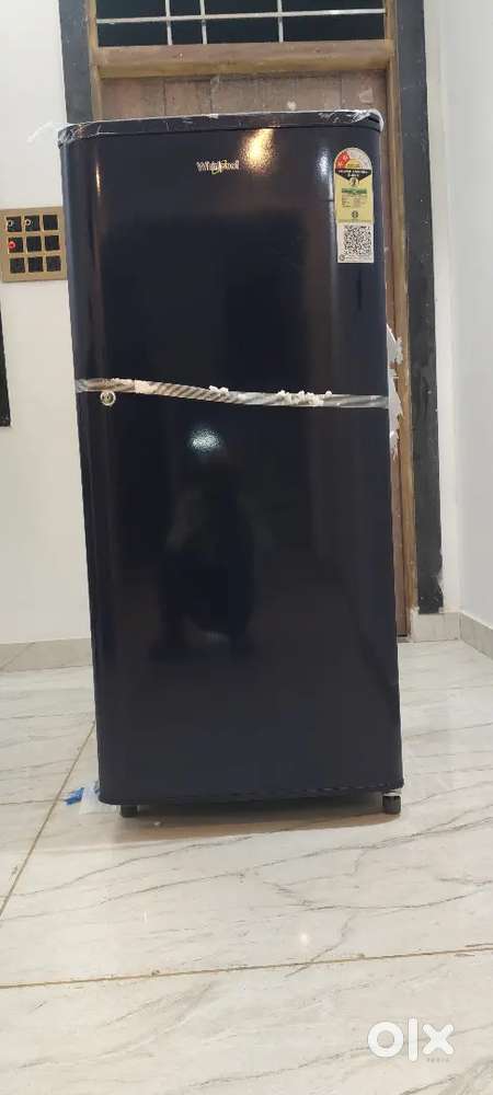BRAND NEW REFRIGERATOR,UNUSED WITH ,BOX AND WARRANTY whirpool brand