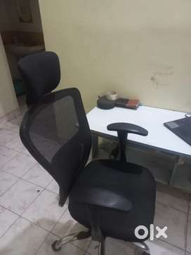 Rotating Chair & Table