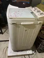 Lloyd 8.5 kg semi automatic washing machine